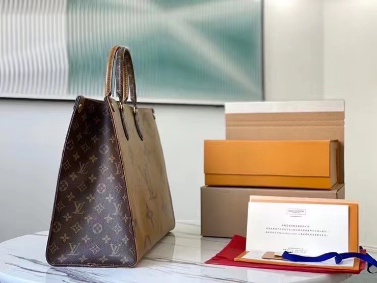 Onthego Gm Monogram Reverse Tote M45320