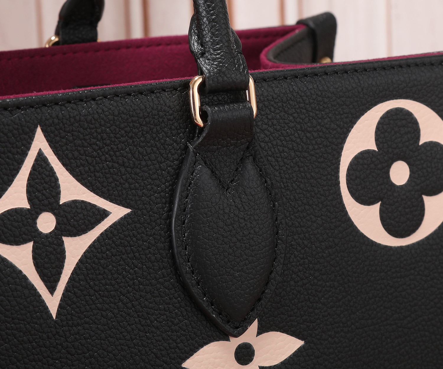 Onthego Mm Bicolor Monogram Empreinte Leather Black/Beige M45495