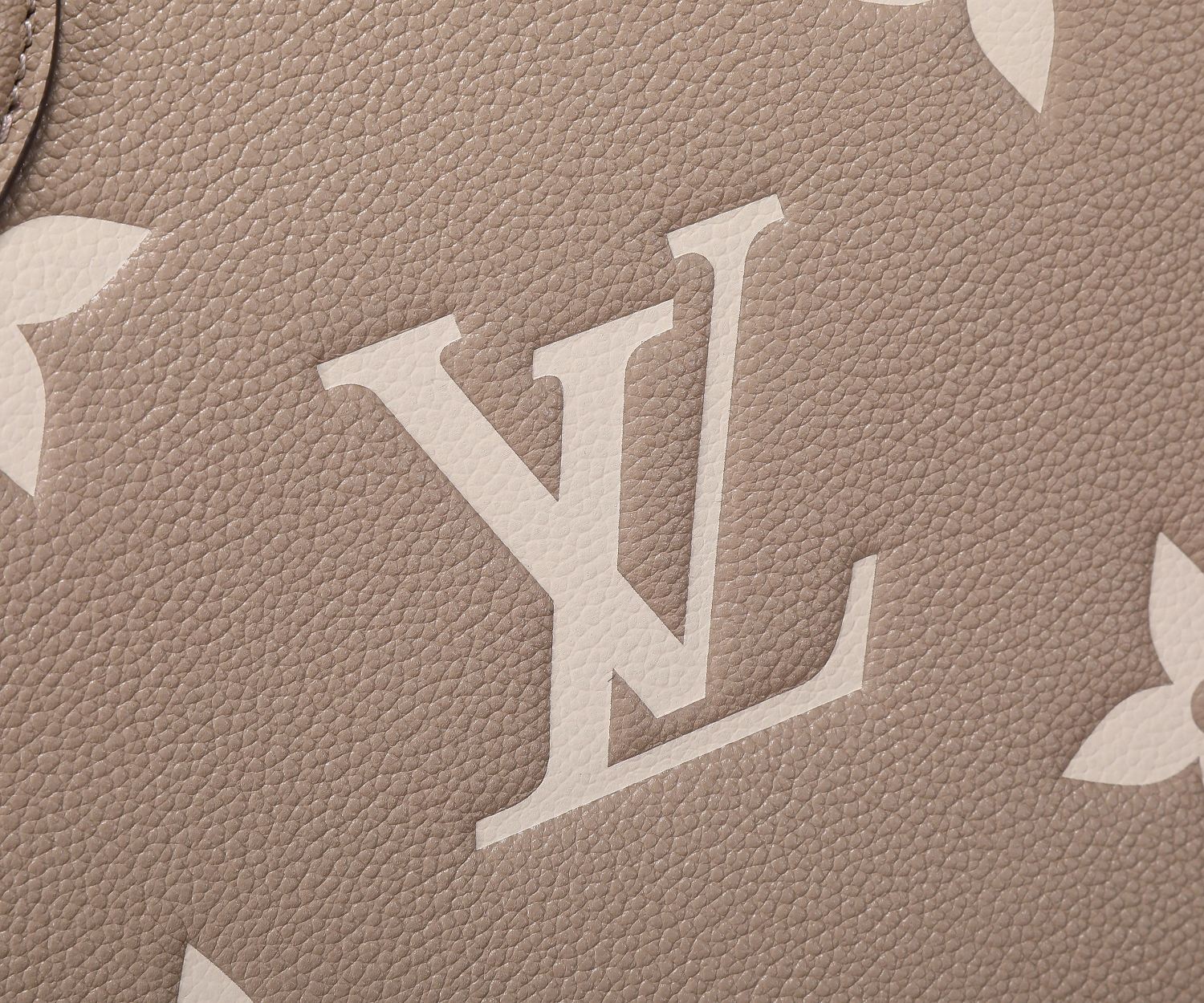 Onthego Mm Bicolor Monogram Empreinte Leather Dove/Cream M45494