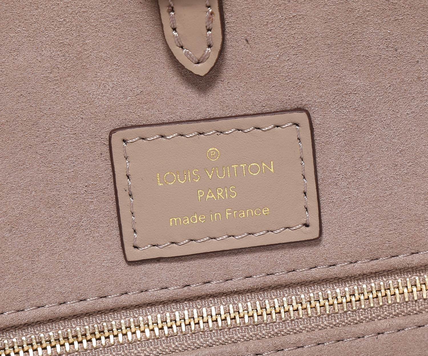 Onthego Mm Bicolor Monogram Empreinte Leather Dove/Cream M45494