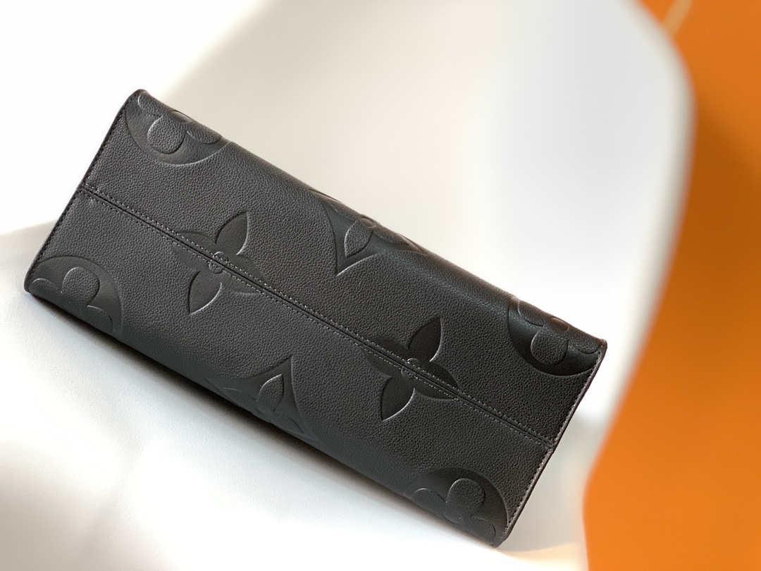 Onthego Mm Monogram Empreinte Leather Black M45595