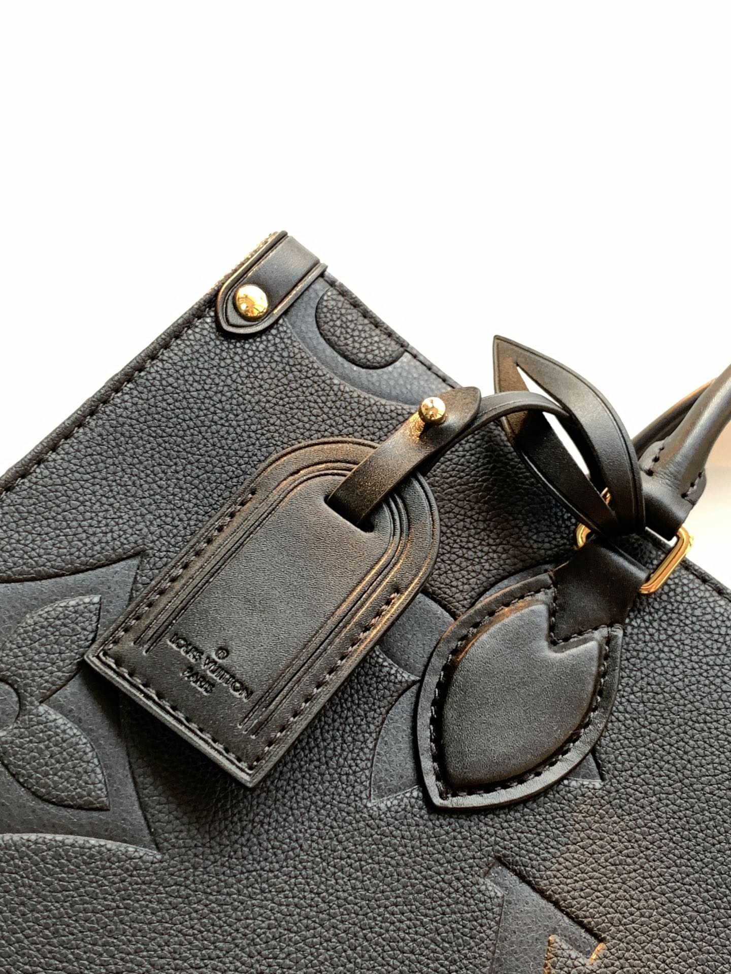 Onthego Mm Monogram Empreinte Leather Black M45595
