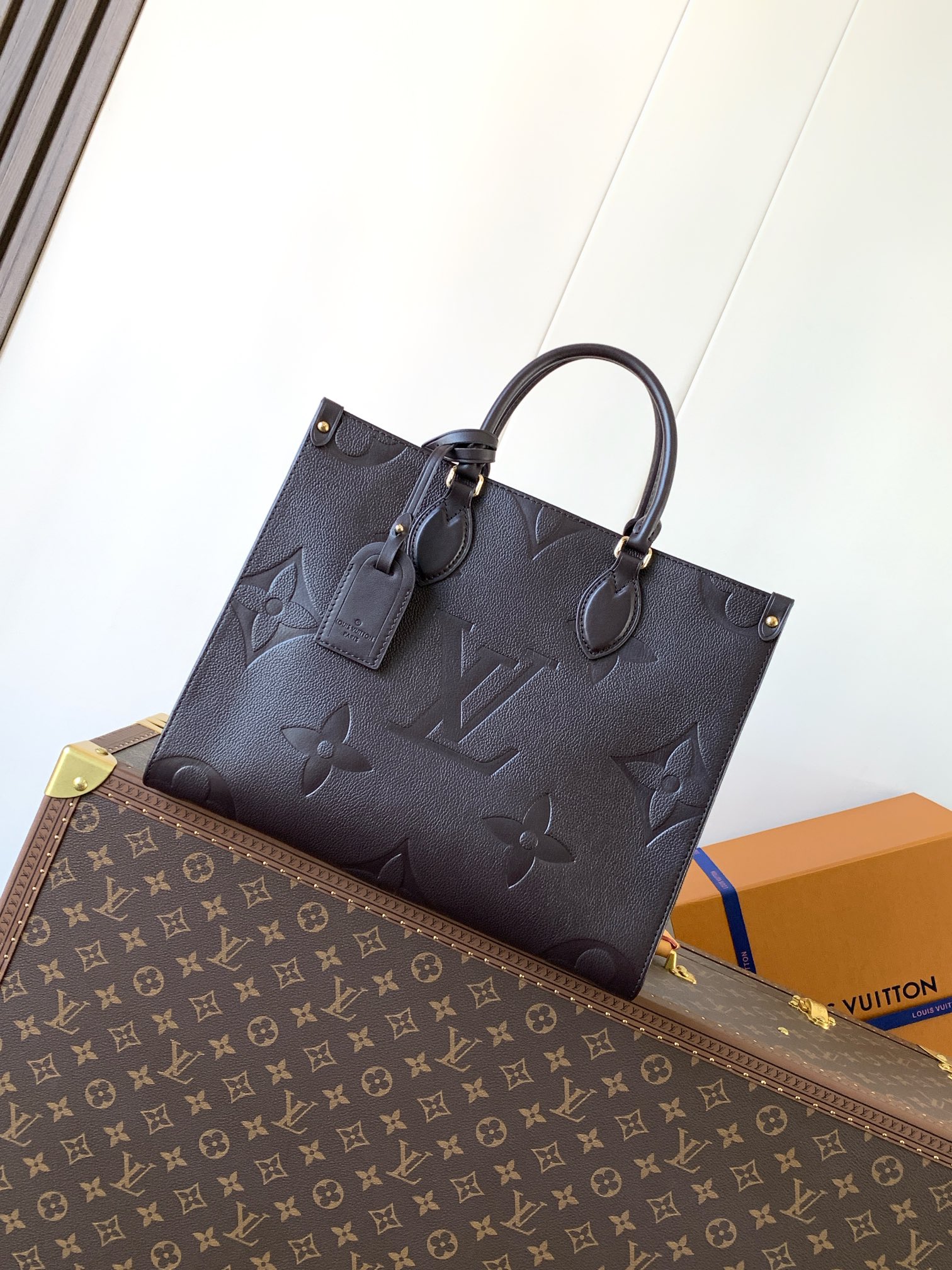 Onthego Mm Monogram Empreinte Leather Chocolate M12967