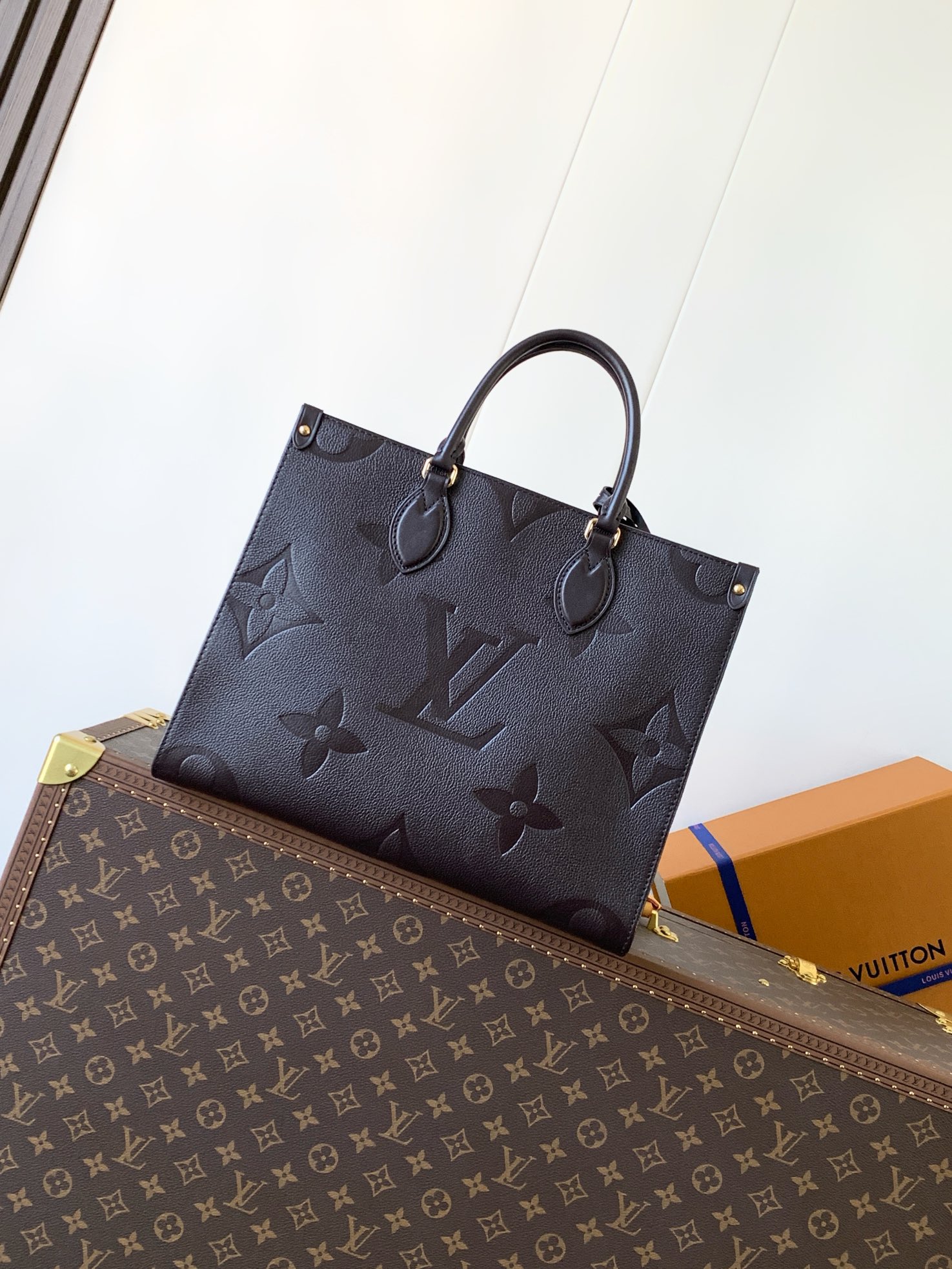 Onthego Mm Monogram Empreinte Leather Chocolate M12967
