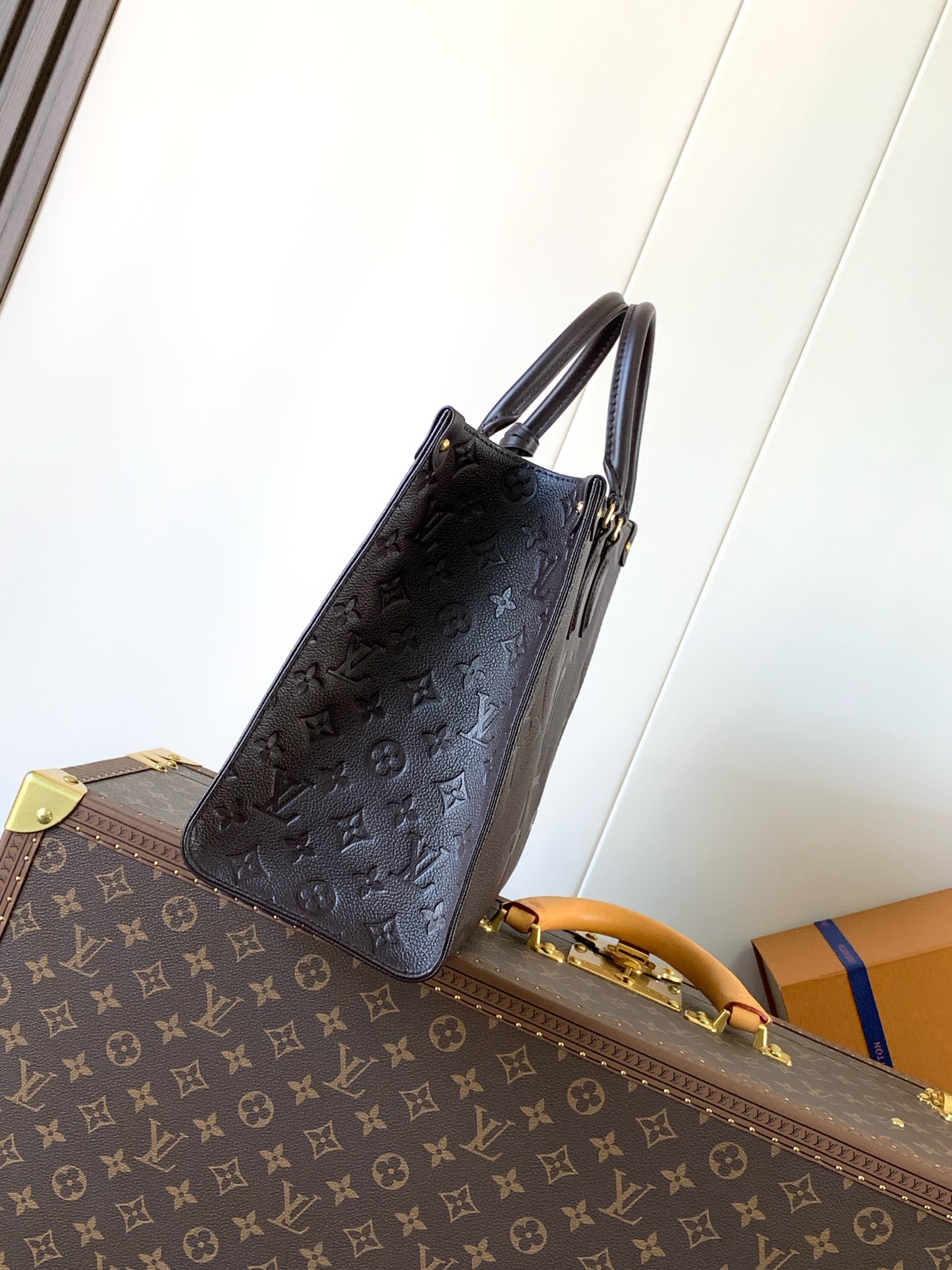 Onthego Mm Monogram Empreinte Leather Chocolate M12967