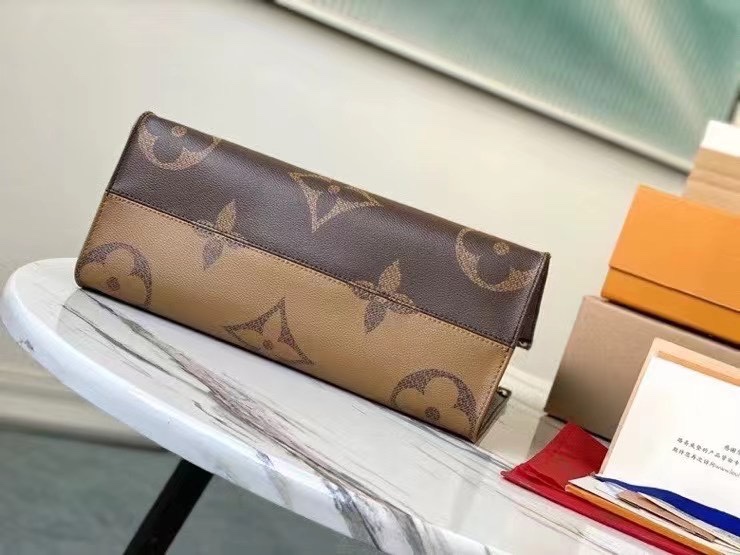 Onthego Mm Monogram Reverse Tote M45321