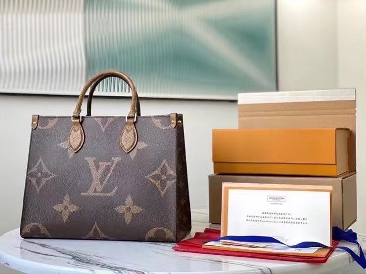 Onthego Mm Monogram Reverse Tote M45321