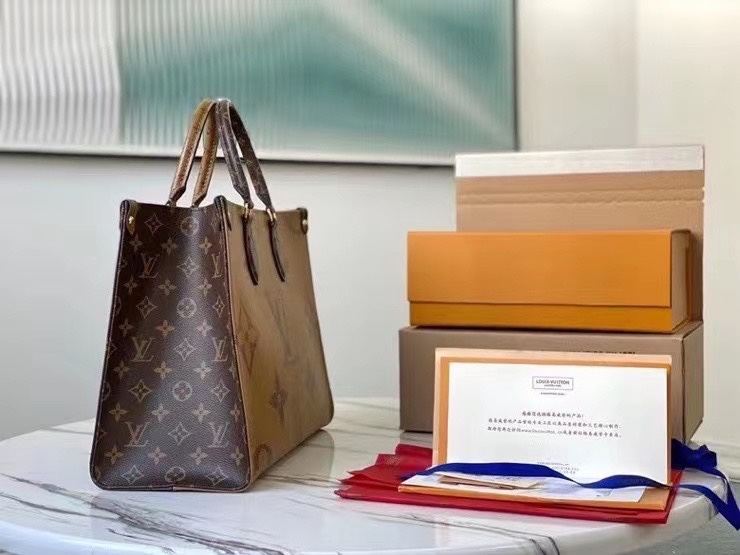 Onthego Mm Monogram Reverse Tote M45321