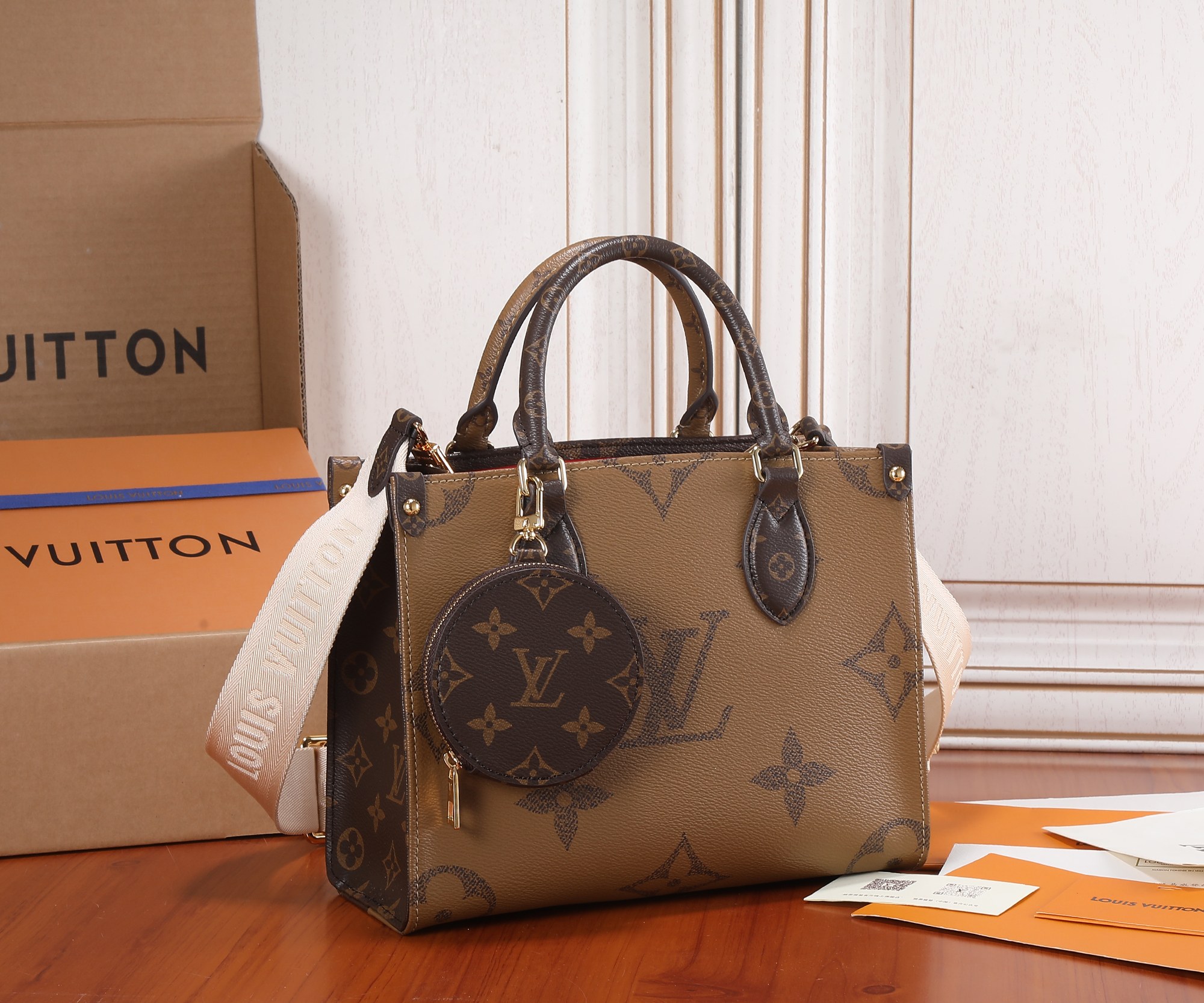Onthego Pm Monogram Reverse Tote M46373