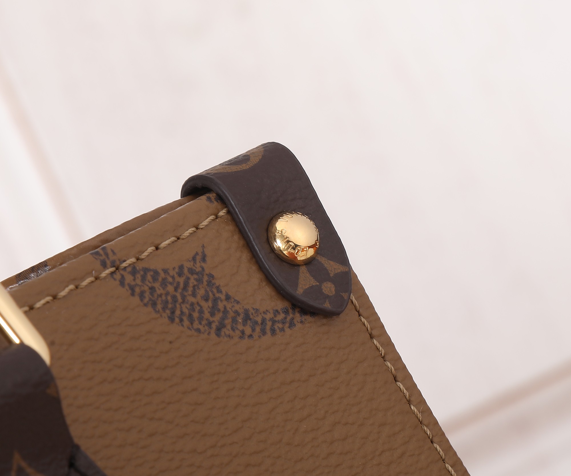 Onthego Pm Monogram Reverse Tote M46373