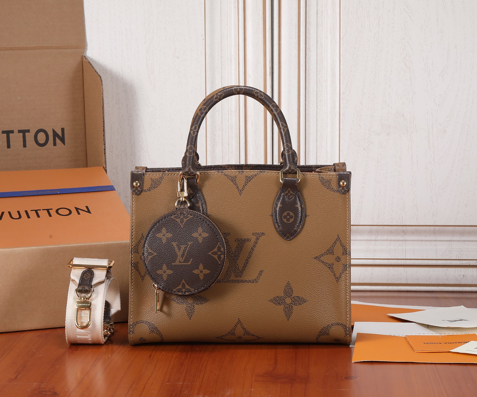 Onthego Pm Monogram Reverse Tote M46373
