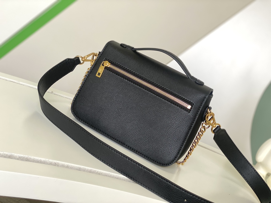 Oxford Lockme Leather Bag Black M22735