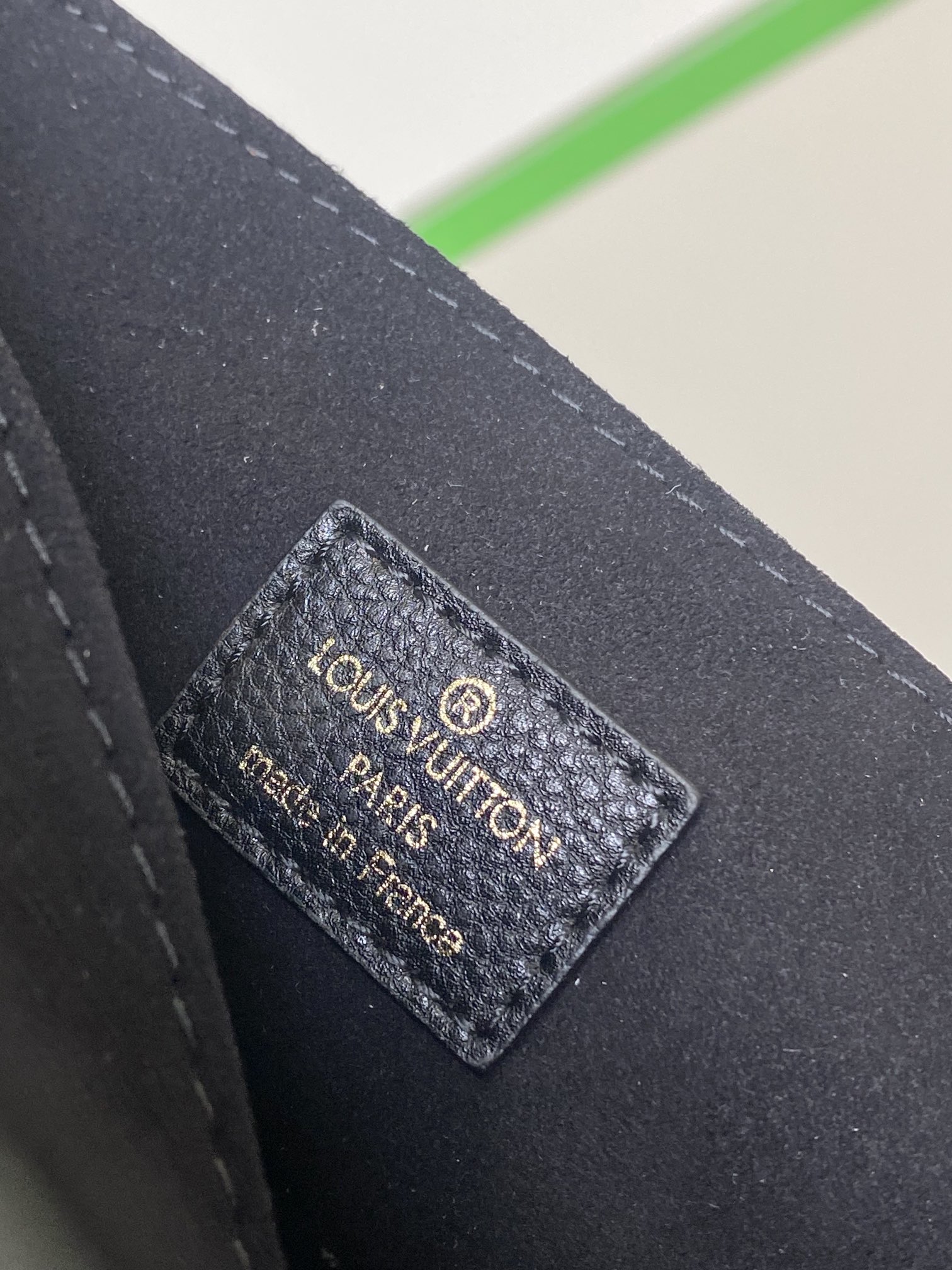 Oxford Lockme Leather Bag Black M22735