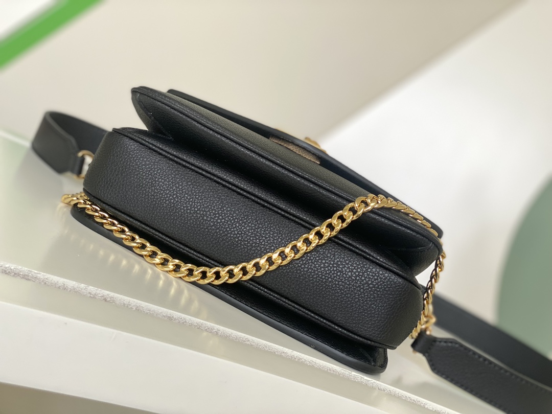 Oxford Lockme Leather Bag Black M22735