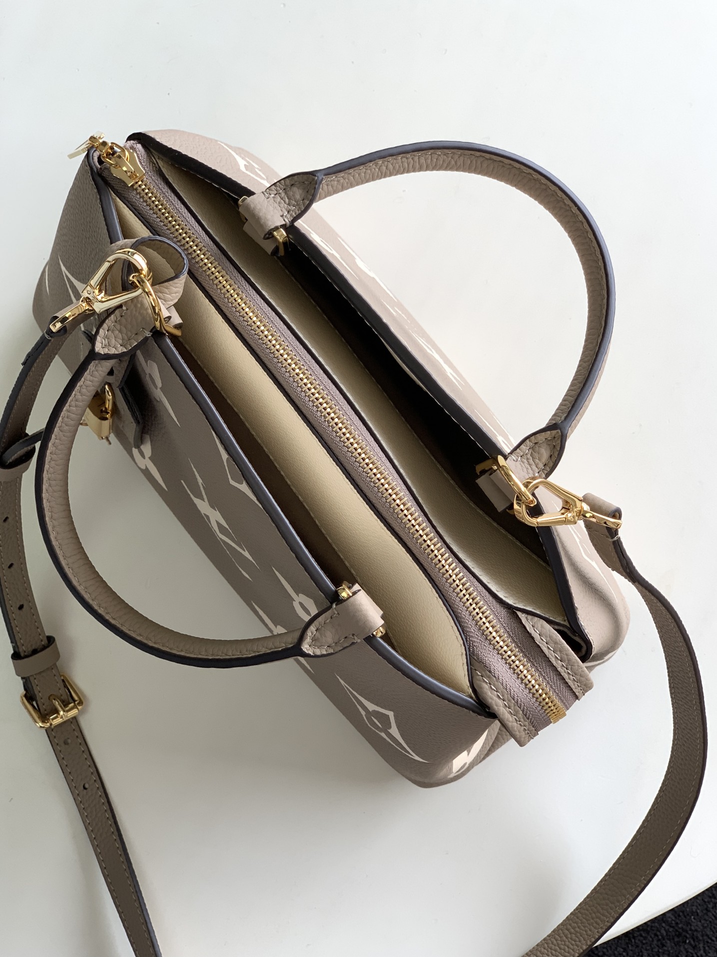 Petit Palais Handbags Bicolor Monogram Empreinte Leather Dove/Cream M58914