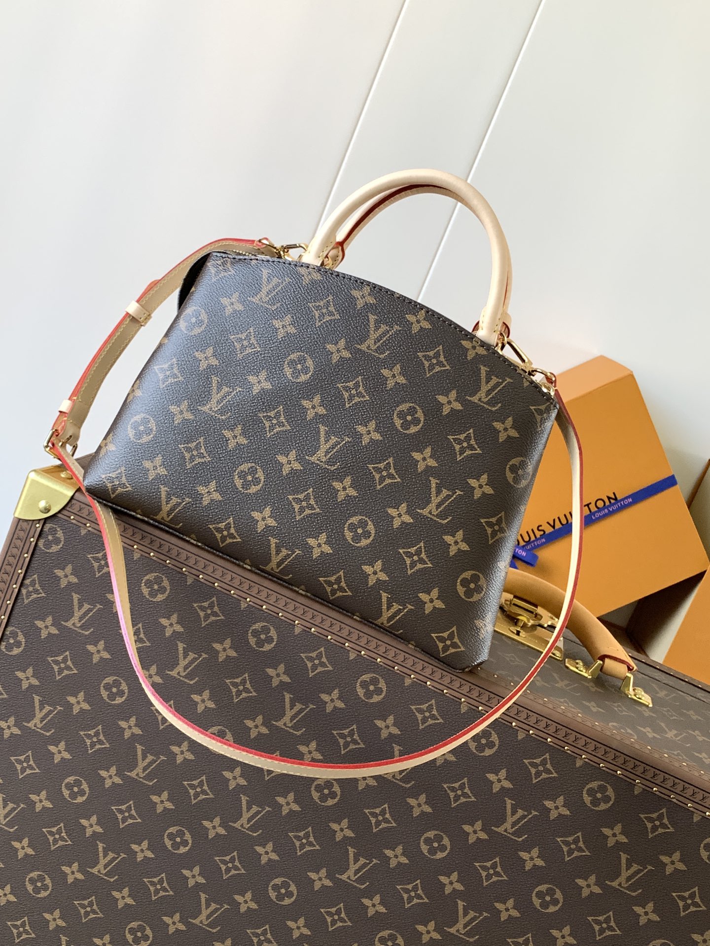Petit Palais Handbags Monogram M45900