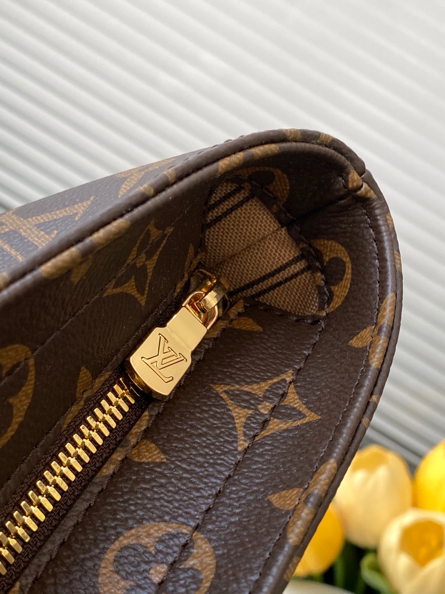 Piano Handbags Monogram M12095