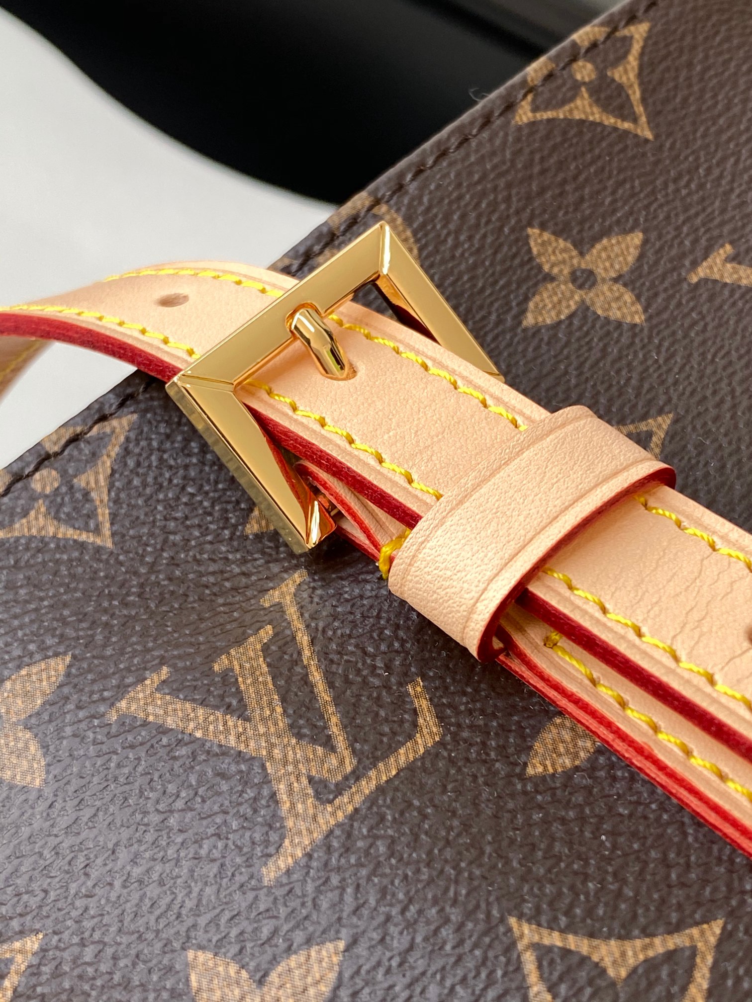 Piano Handbags Monogram M12095