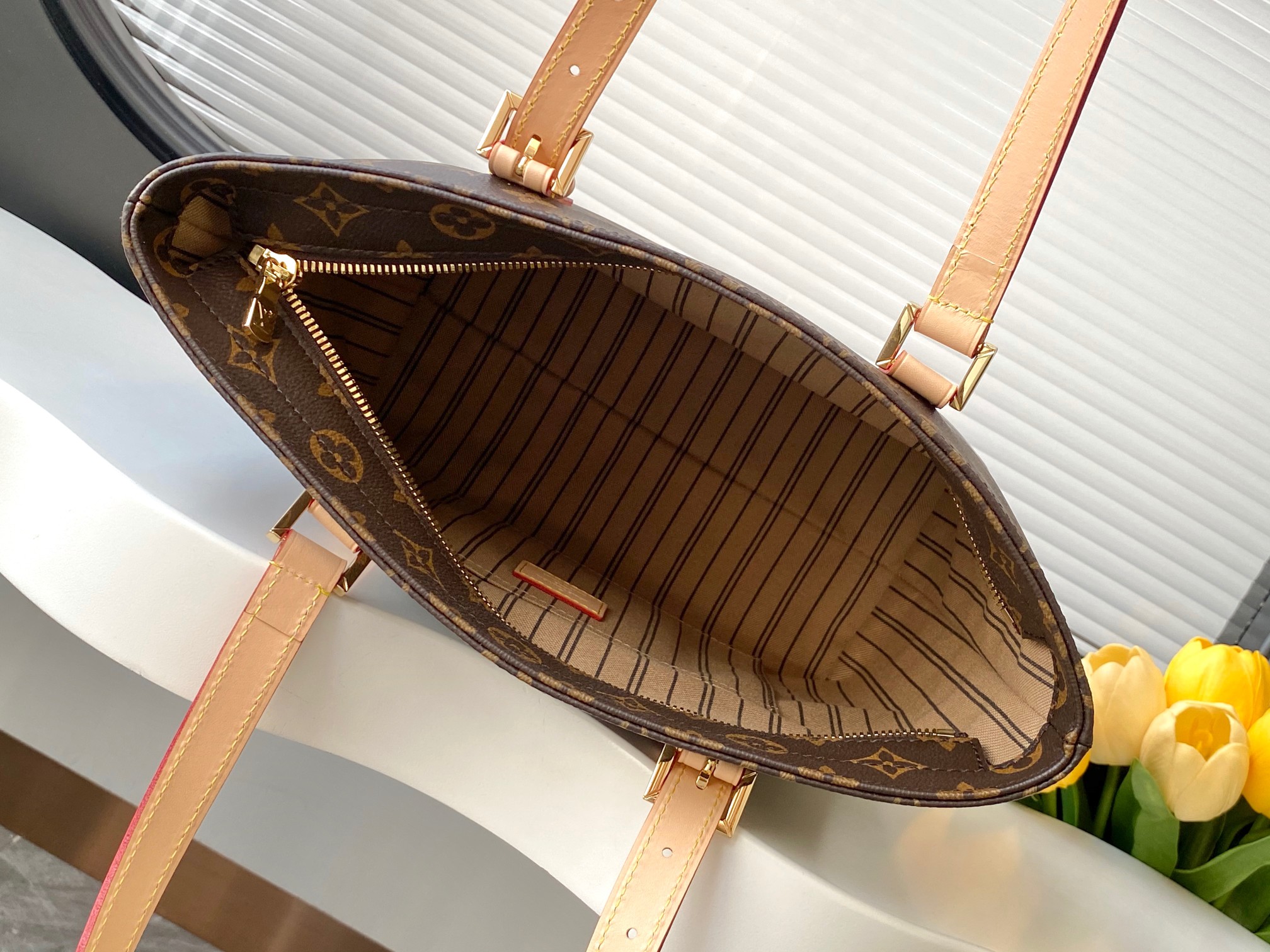 Piano Handbags Monogram M12095