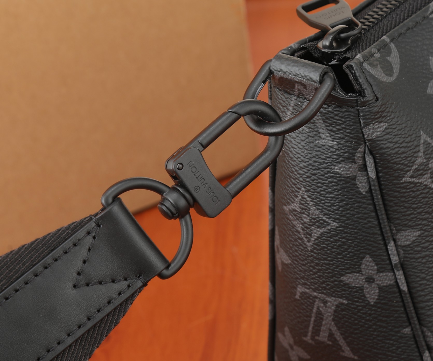 Pochette Accessoire Xl Monogram Eclipse Bag M11741