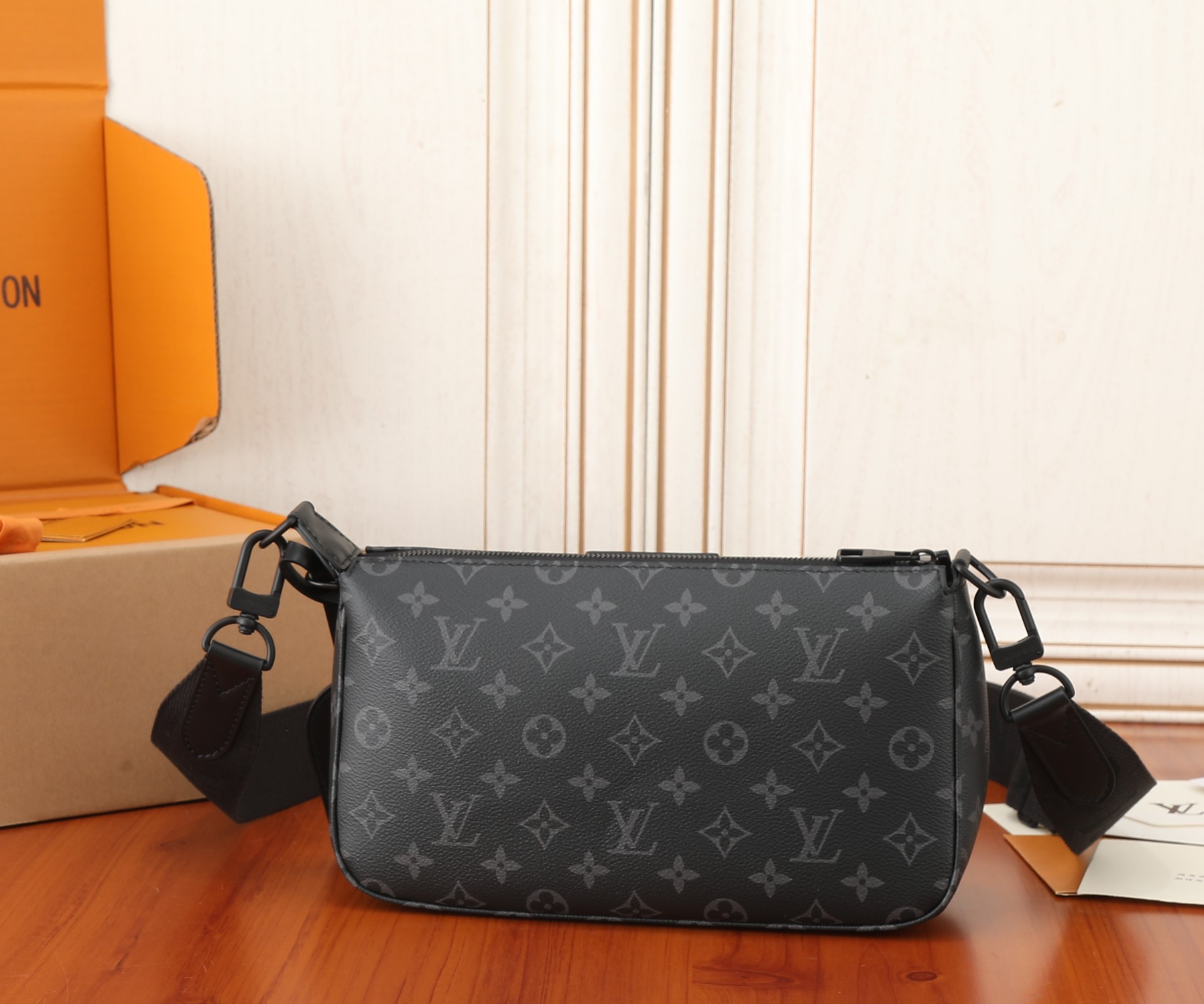 Pochette Accessoire Xl Monogram Eclipse Bag M11741