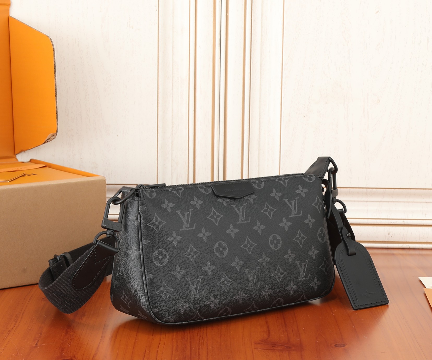 Pochette Accessoire Xl Monogram Eclipse Bag M11741