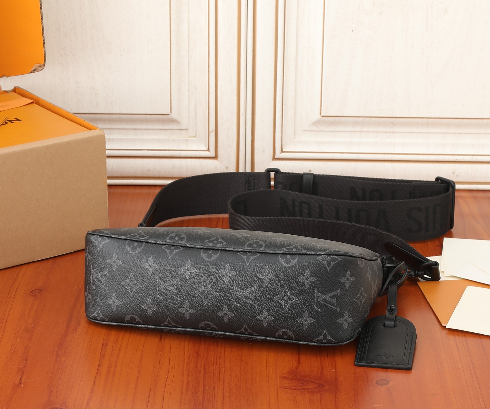 Pochette Accessoire Xl Monogram Eclipse Bag M11741
