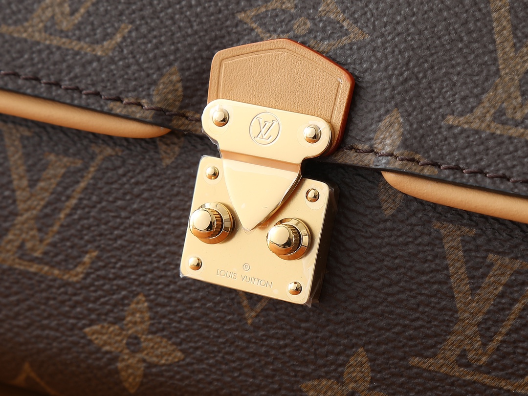 Pochette Camille Small Shoulder Bag Monogram M13566