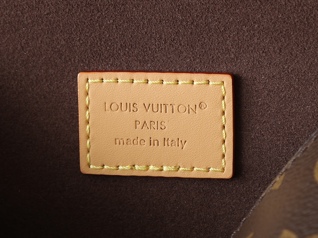 Pochette Camille Small Shoulder Bag Monogram M13566