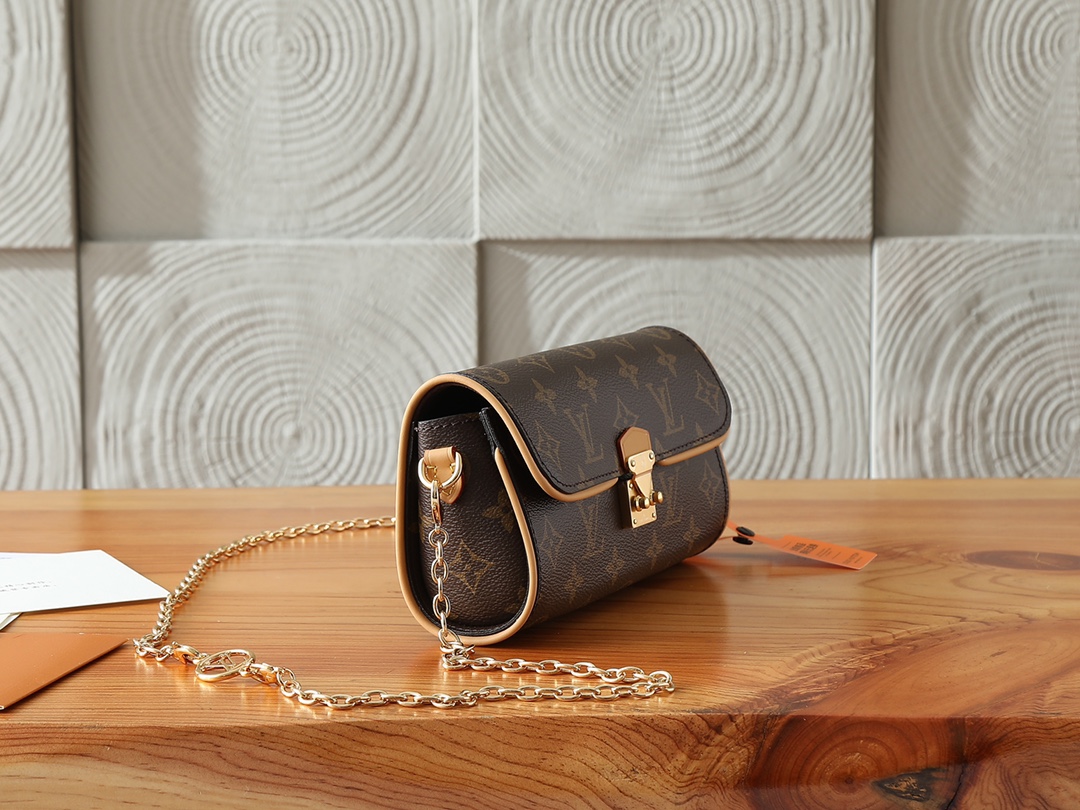 Pochette Camille Small Shoulder Bag Monogram M13566