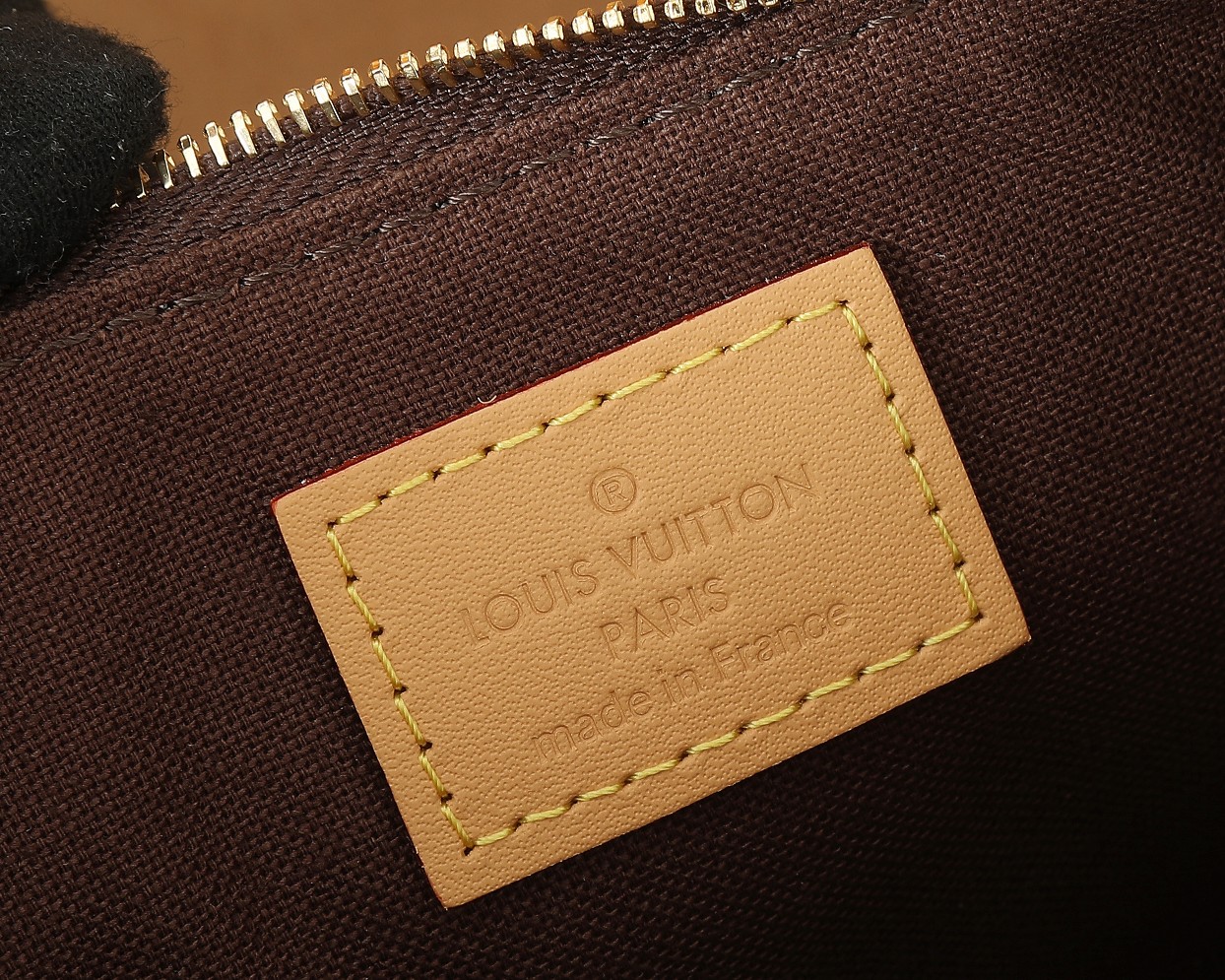 Pochette Liv Monogram Bag M83008