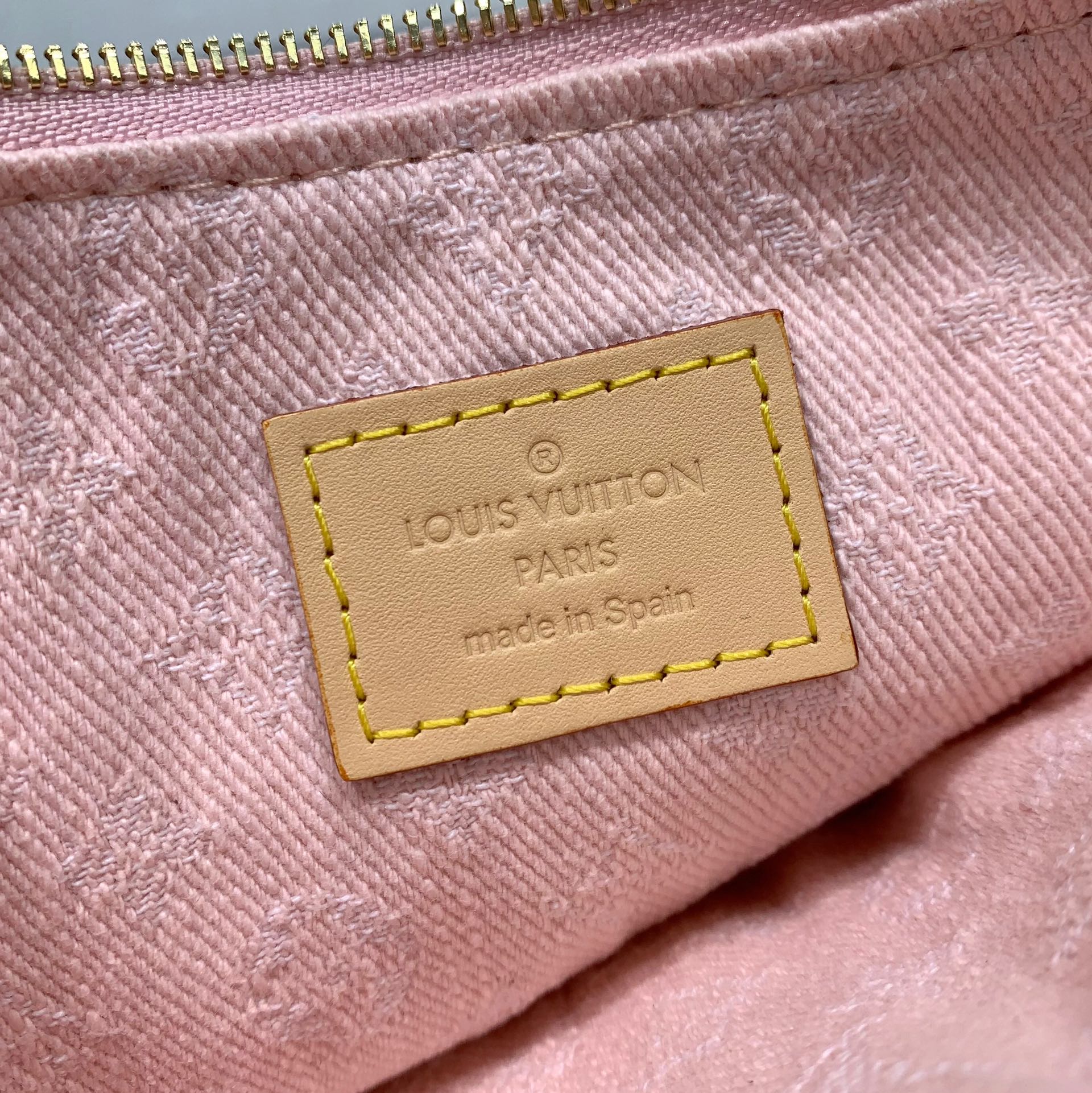 Pochette Liv Monogram Denim Bag Washed Pink M14159