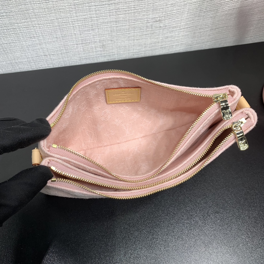 Pochette Liv Monogram Denim Bag Washed Pink M14159