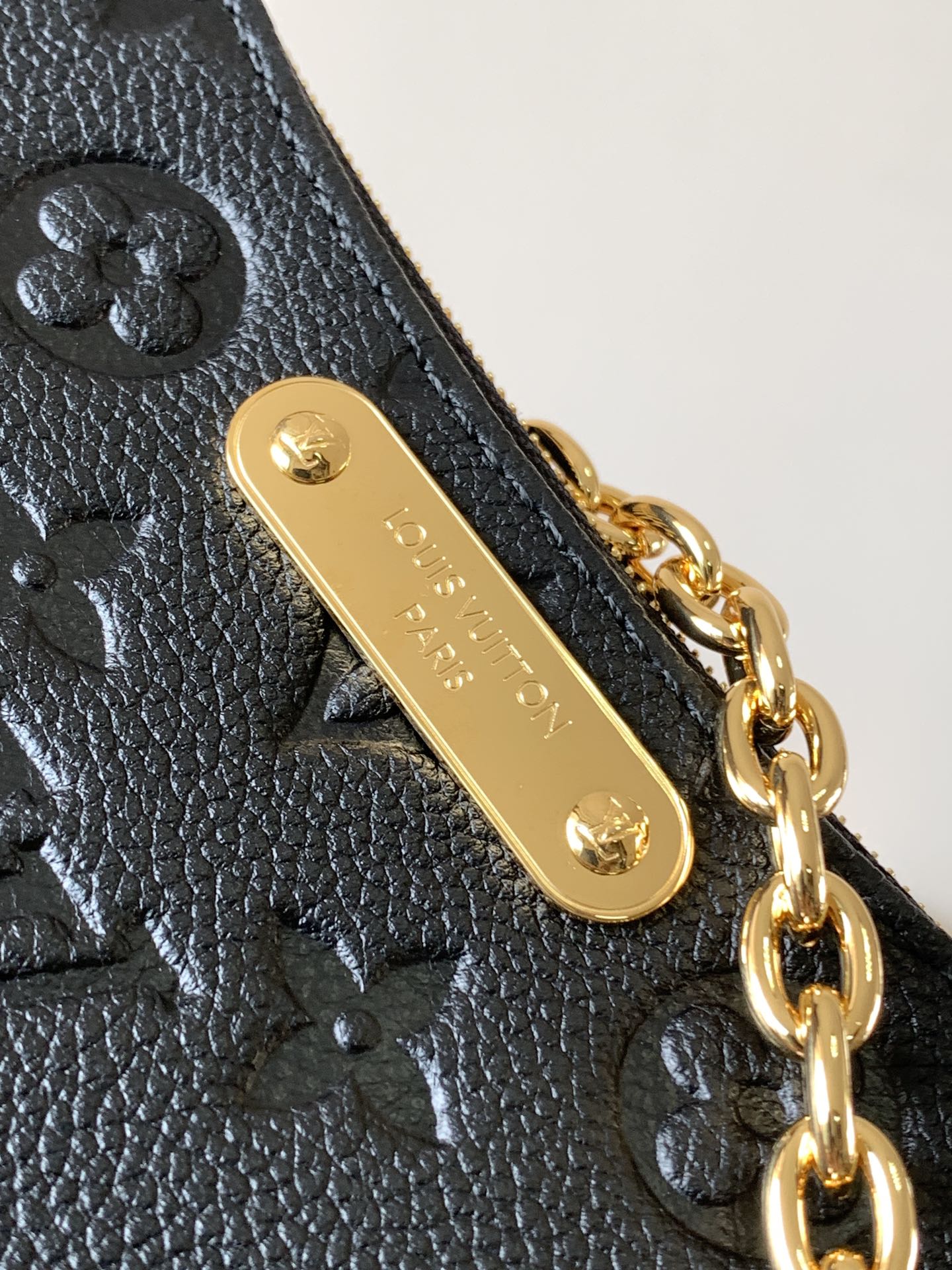 Pochette Liv Monogram Empreinte Leather Bag Black M83301