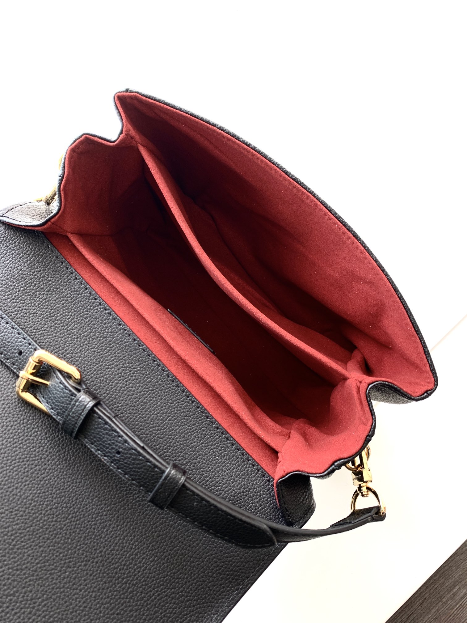 Pochette Métis Bicolor Monogram Empreinte Leather Bag Black/Beige M45773