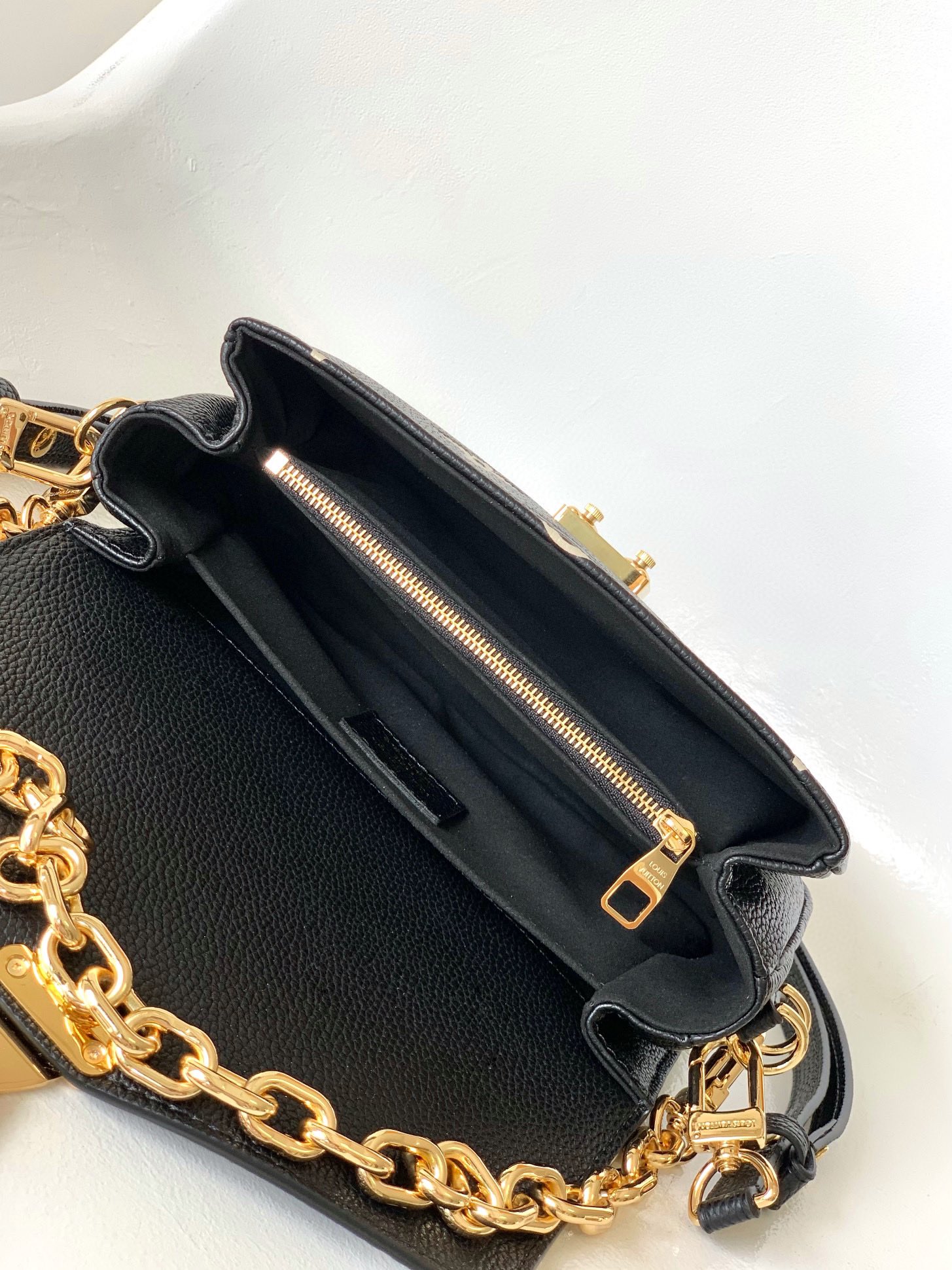 Pochette Métis East West Bag Bicolor Monogram Empreinte Leather Noir Beige M46596