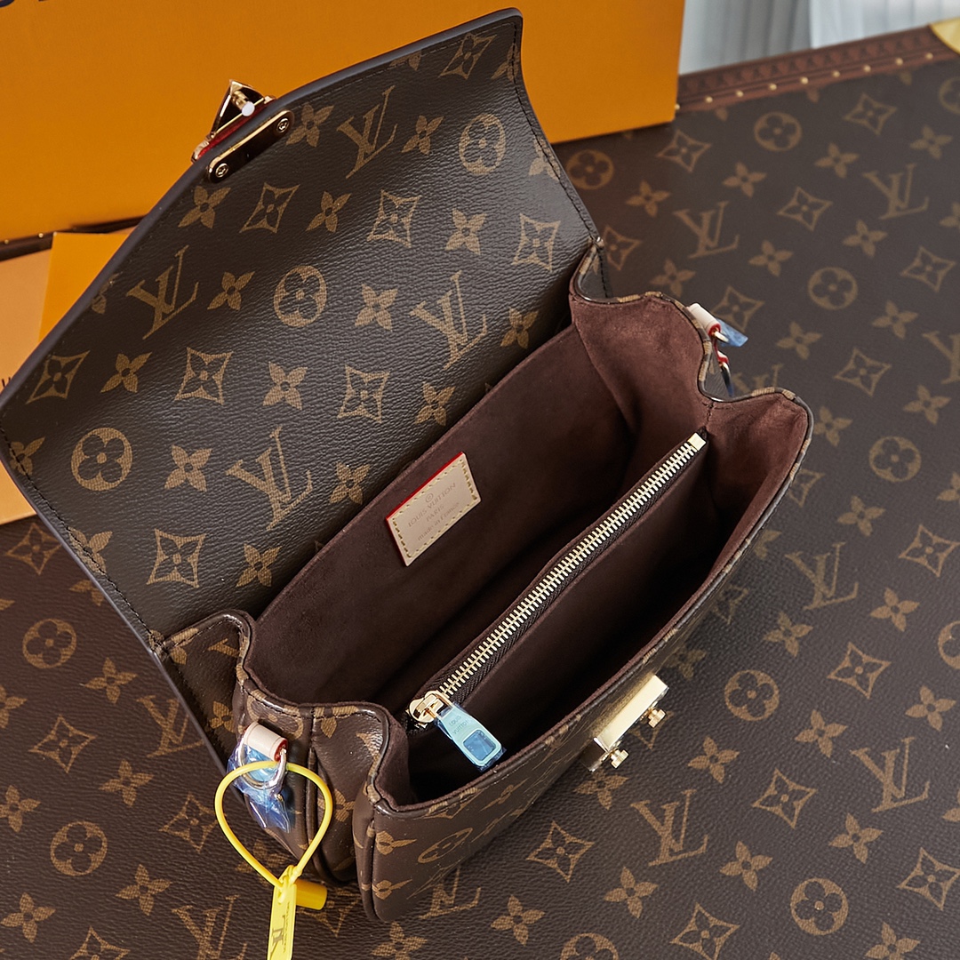 Pochette Métis East West Bag Monogram M46279