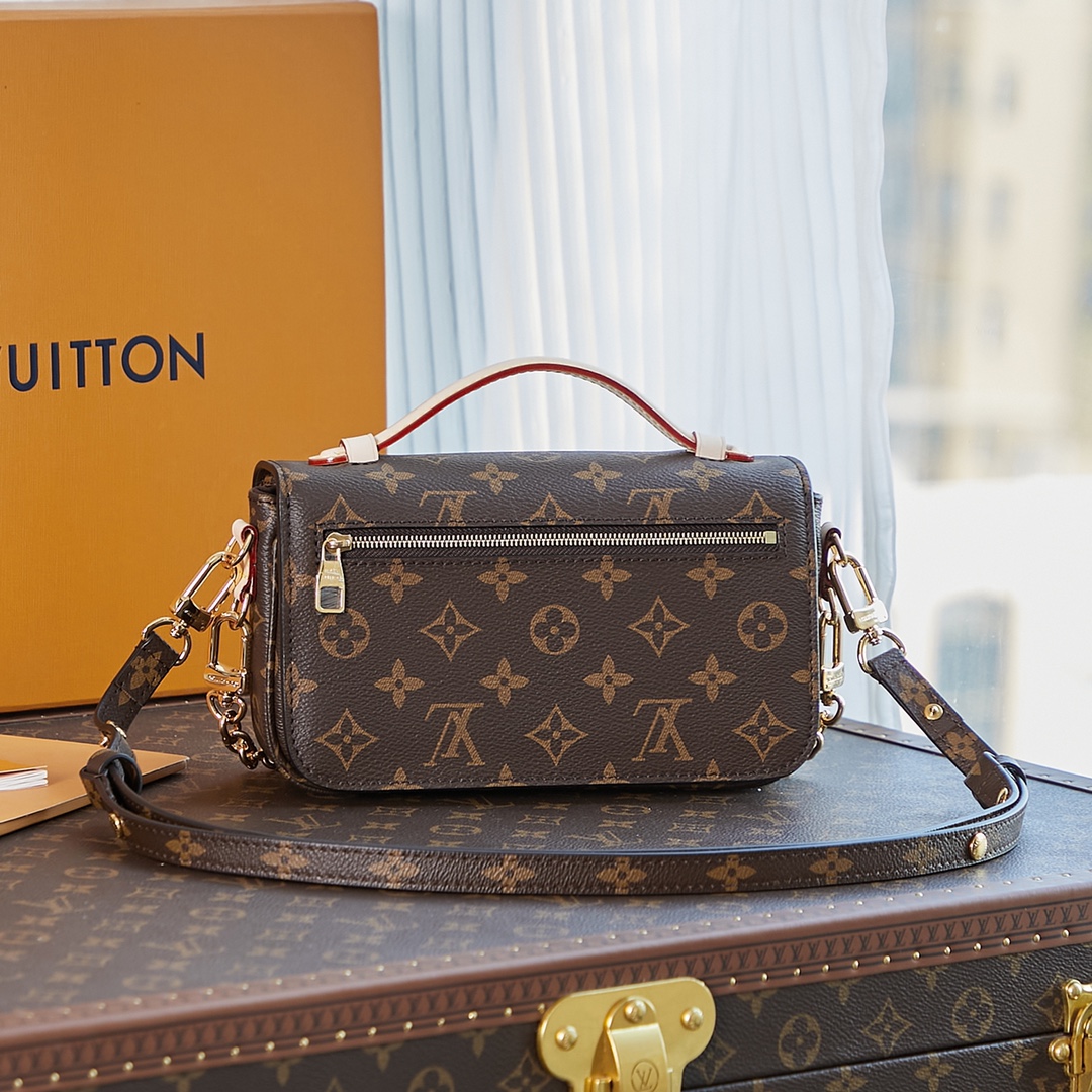 Pochette Métis East West Bag Monogram M46279