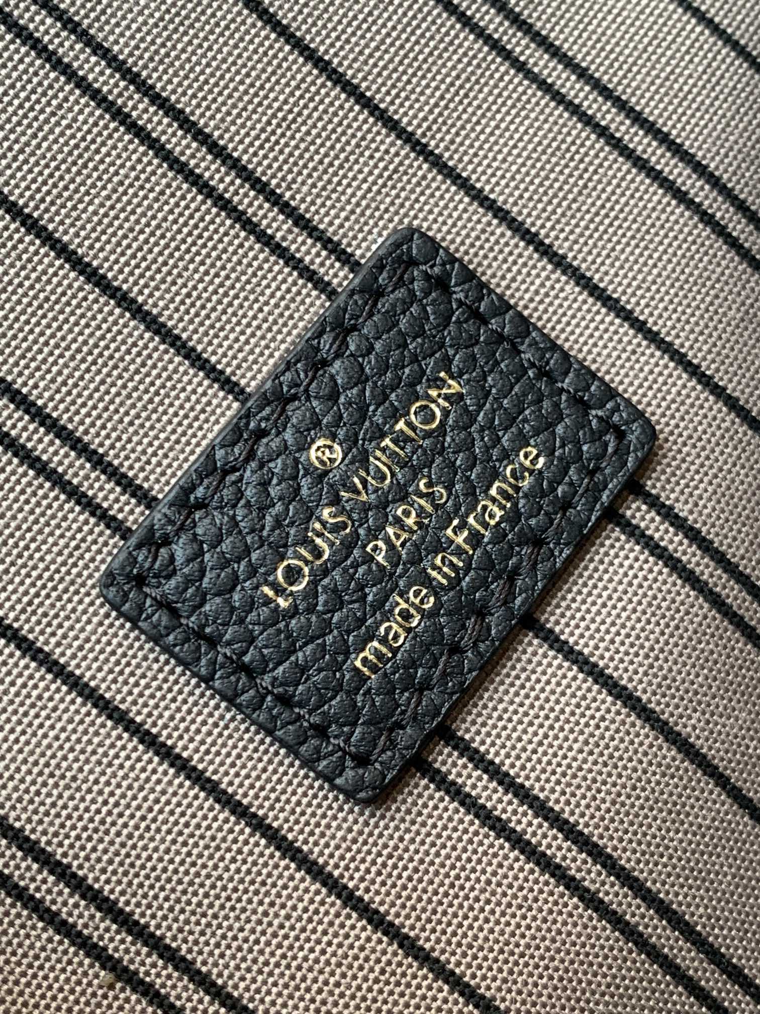Pochette Métis Monogram Empreinte Leather Black M41487