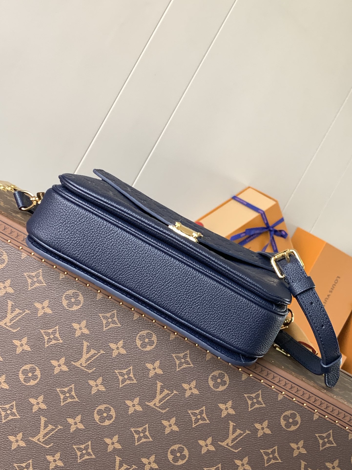 Pochette Métis Monogram Empreinte Leather Navy M44881