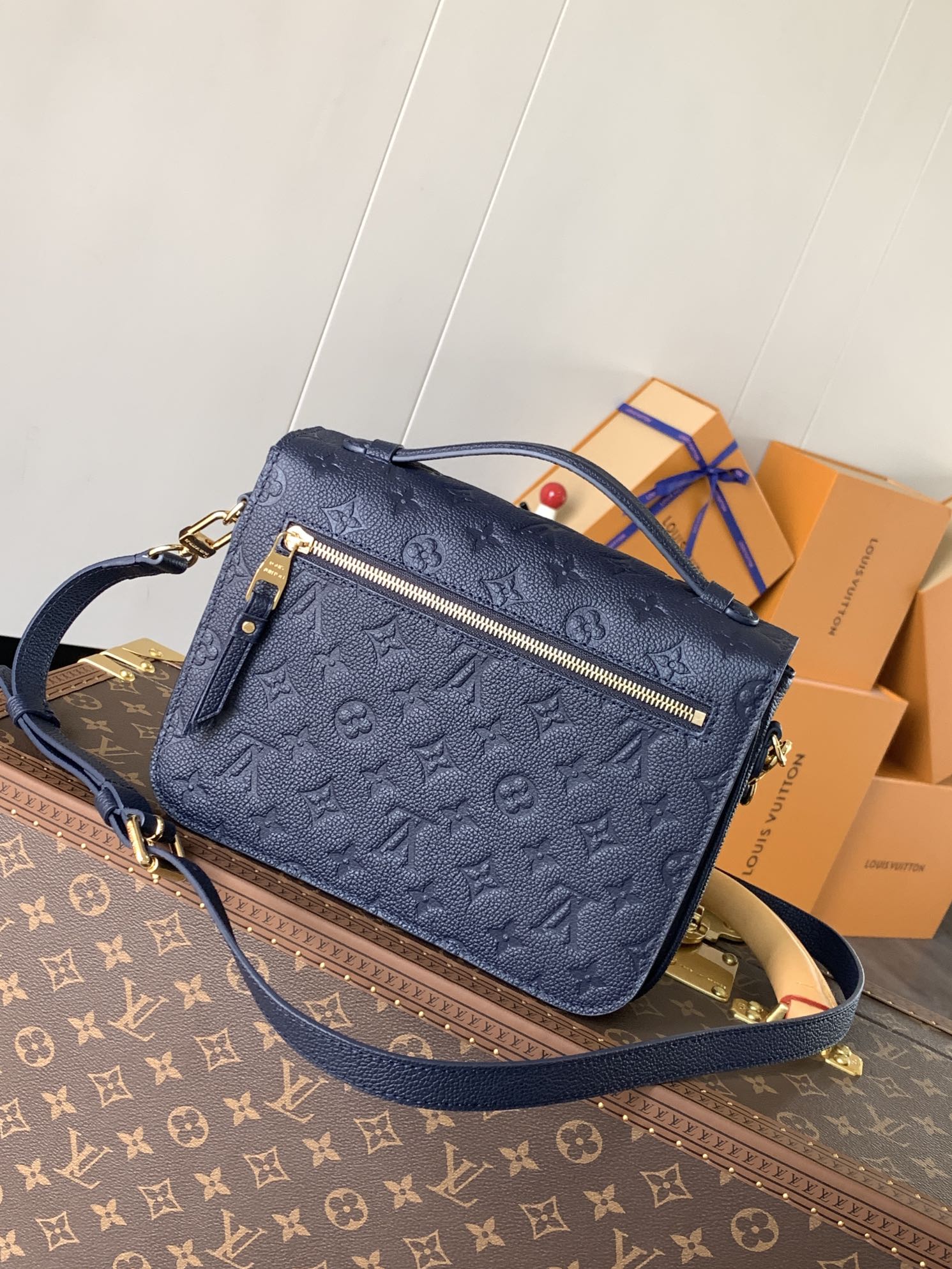 Pochette Métis Monogram Empreinte Leather Navy M44881