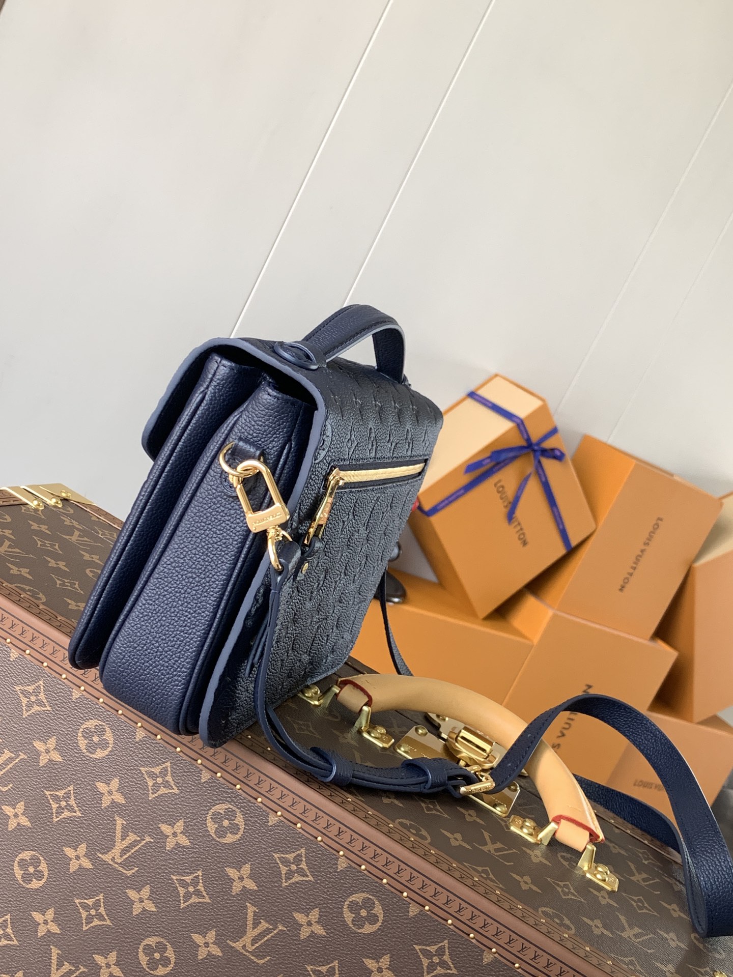Pochette Métis Monogram Empreinte Leather Navy M44881