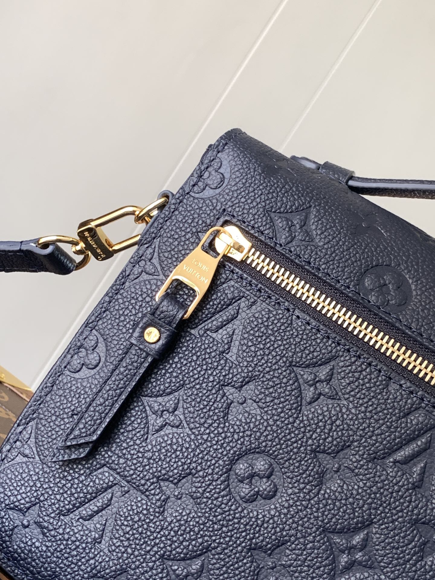 Pochette Métis Monogram Empreinte Leather Navy M44881