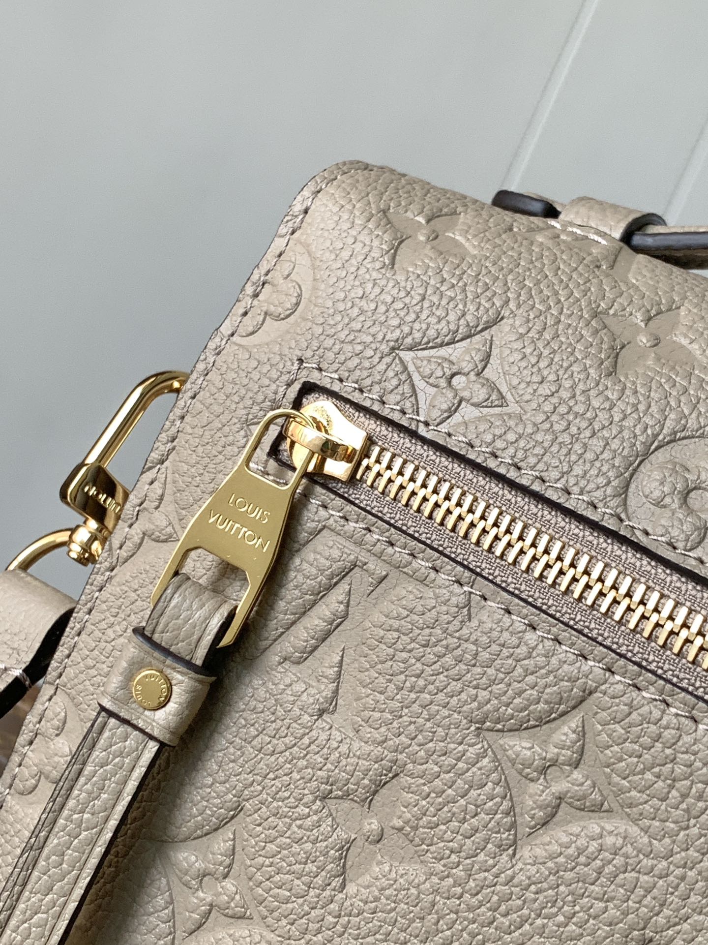 Pochette Métis Monogram Empreinte Leather Turtledove M44881