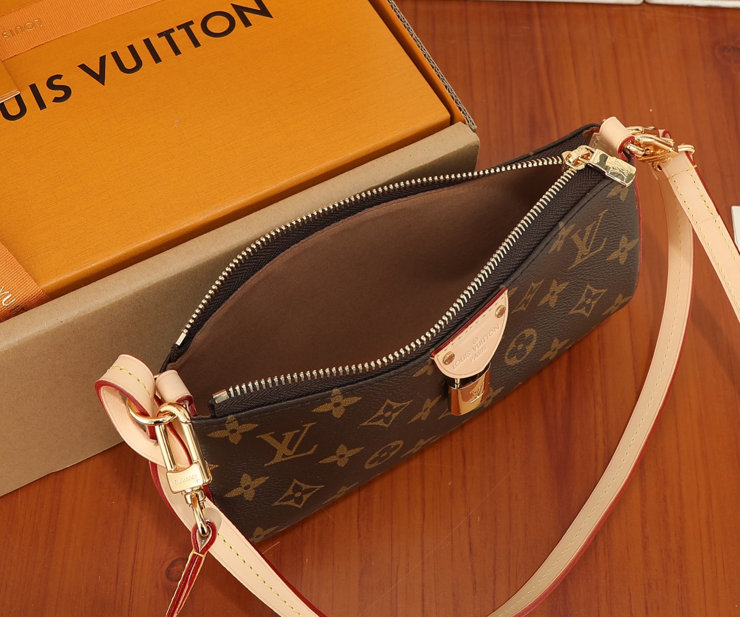 Pochette Tirette Bag Monogram M12859