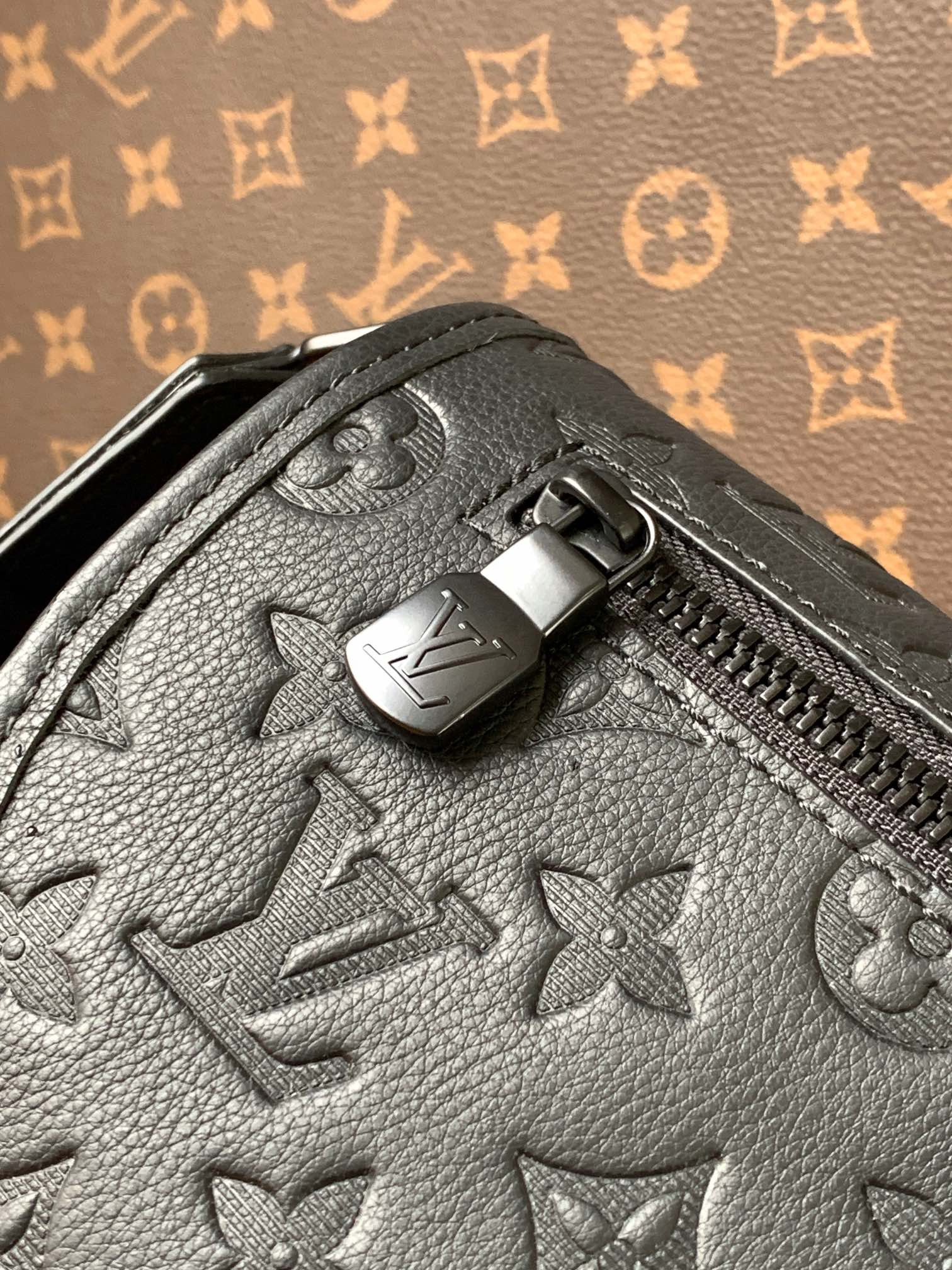 Pulse Messenger Bag G65 Black Monogram Shadow M14874