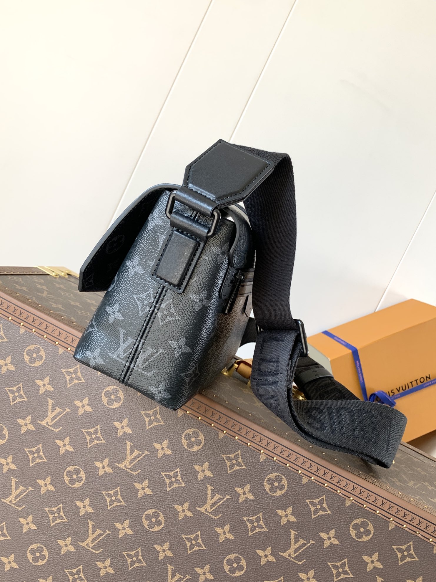 S-Cape Messenger Bag Black Monogram Eclipse M46794