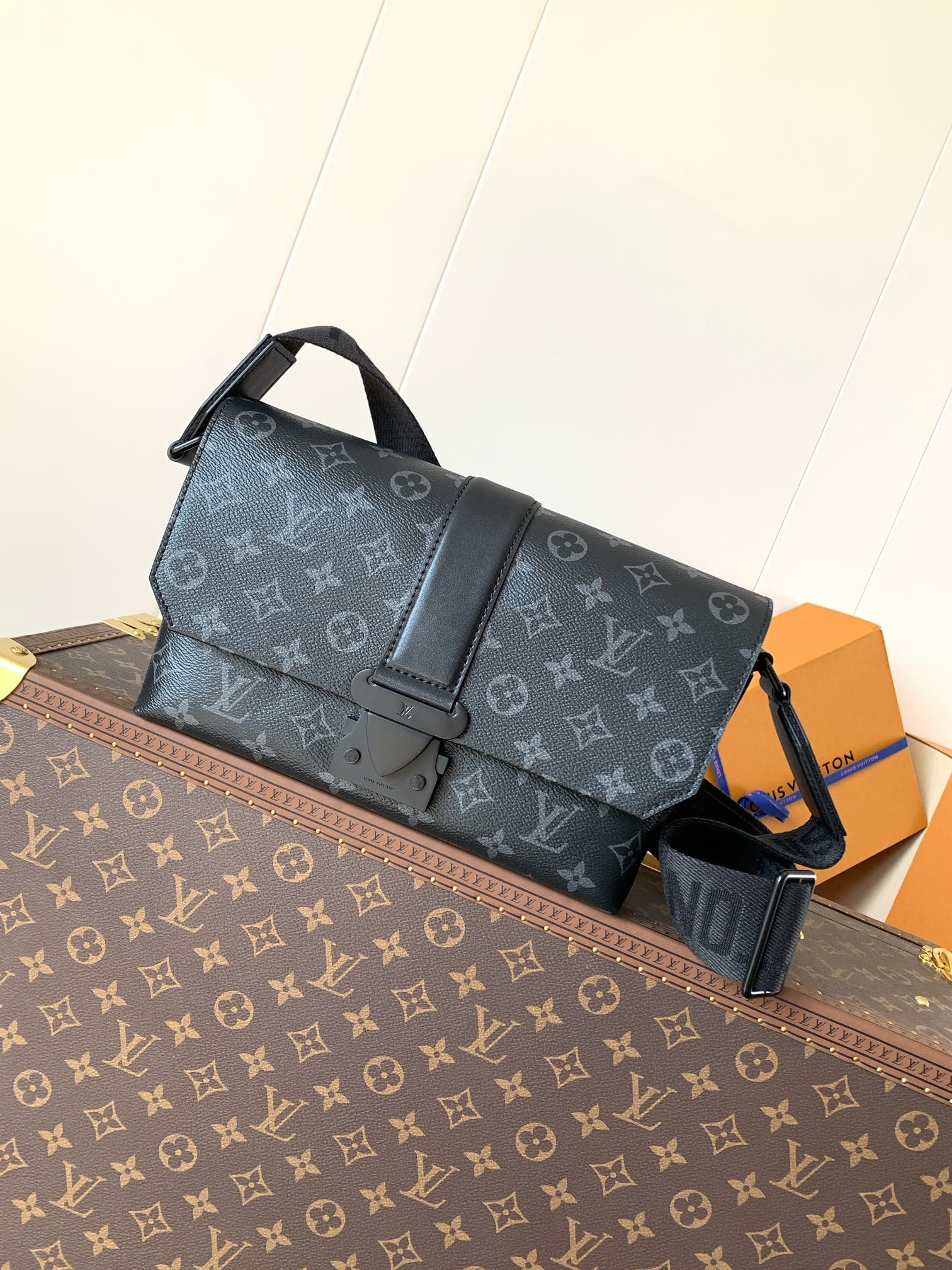 S-Cape Messenger Bag Black Monogram Eclipse M46794