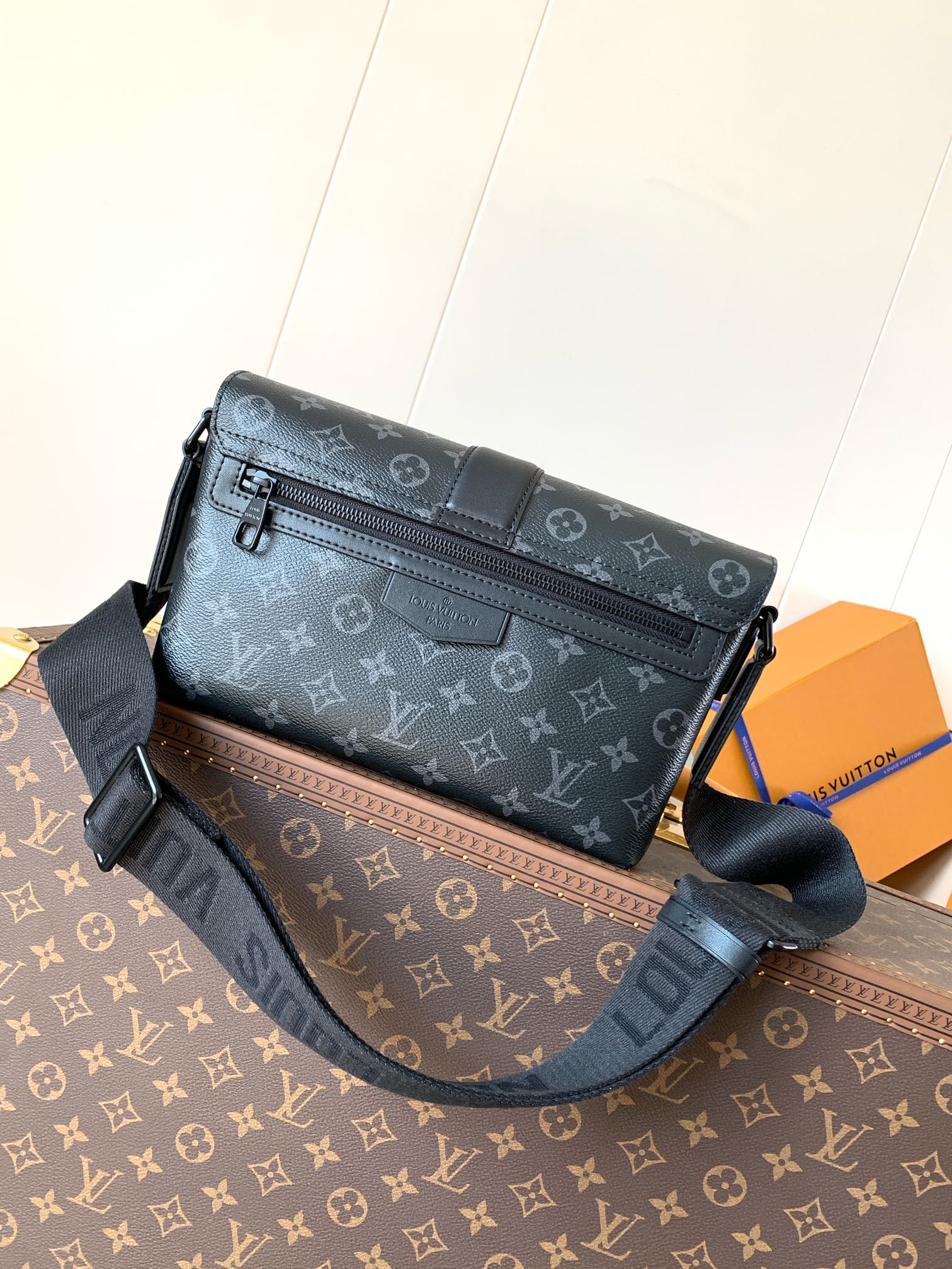 S-Cape Messenger Bag Black Monogram Eclipse M46794