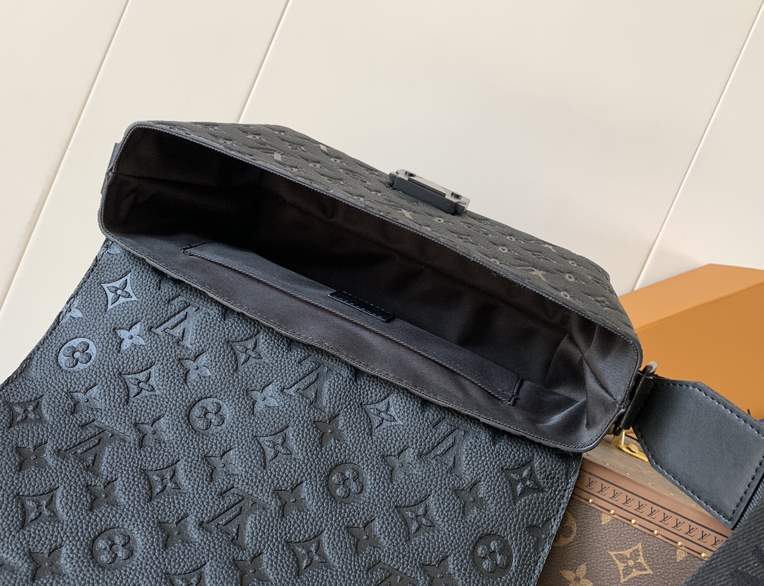 S-Cape Messenger Bag Black Monogram Taurillon M23741
